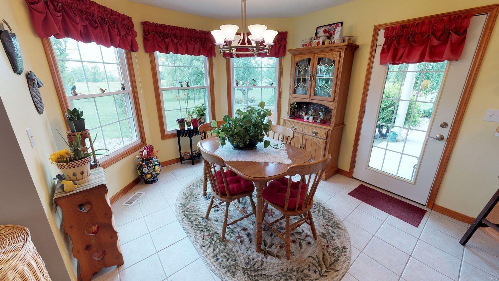 1830 Binney Station Road Staunton, IL 62088 - Photo 12 of 37 Gallery Image 12