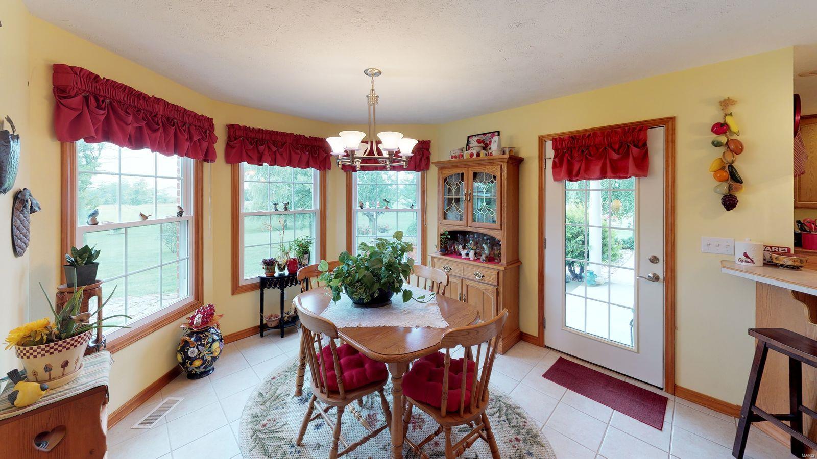 1830 Binney Station Road Staunton, IL 62088 - Photo 13 of 37 Gallery Image 13
