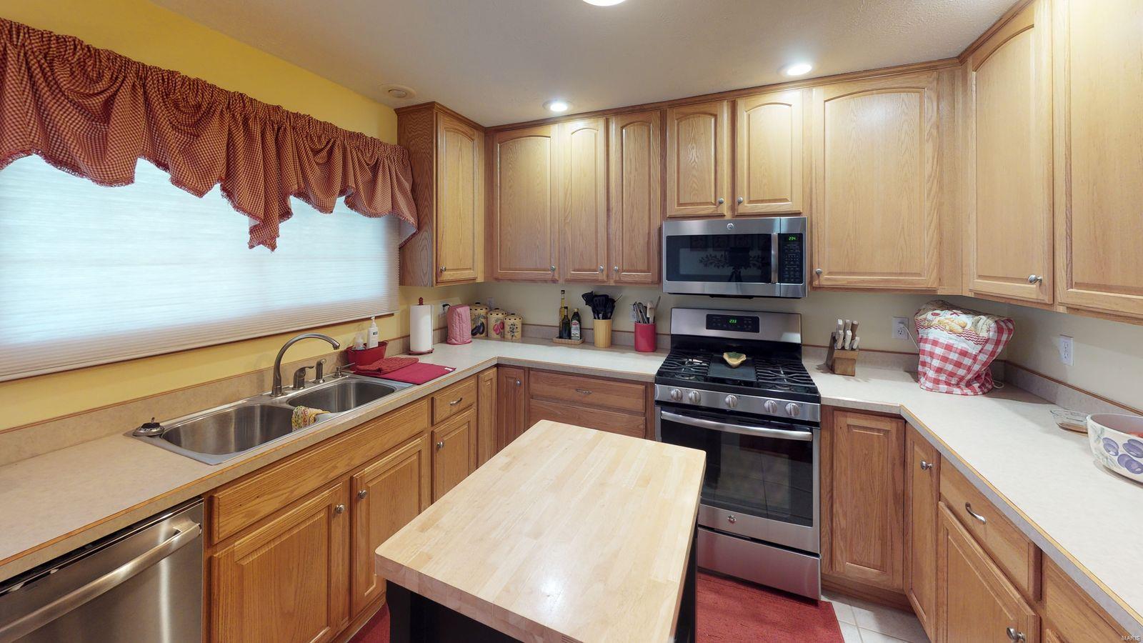 1830 Binney Station Road Staunton, IL 62088 - Photo 15 of 37 Gallery Image 15