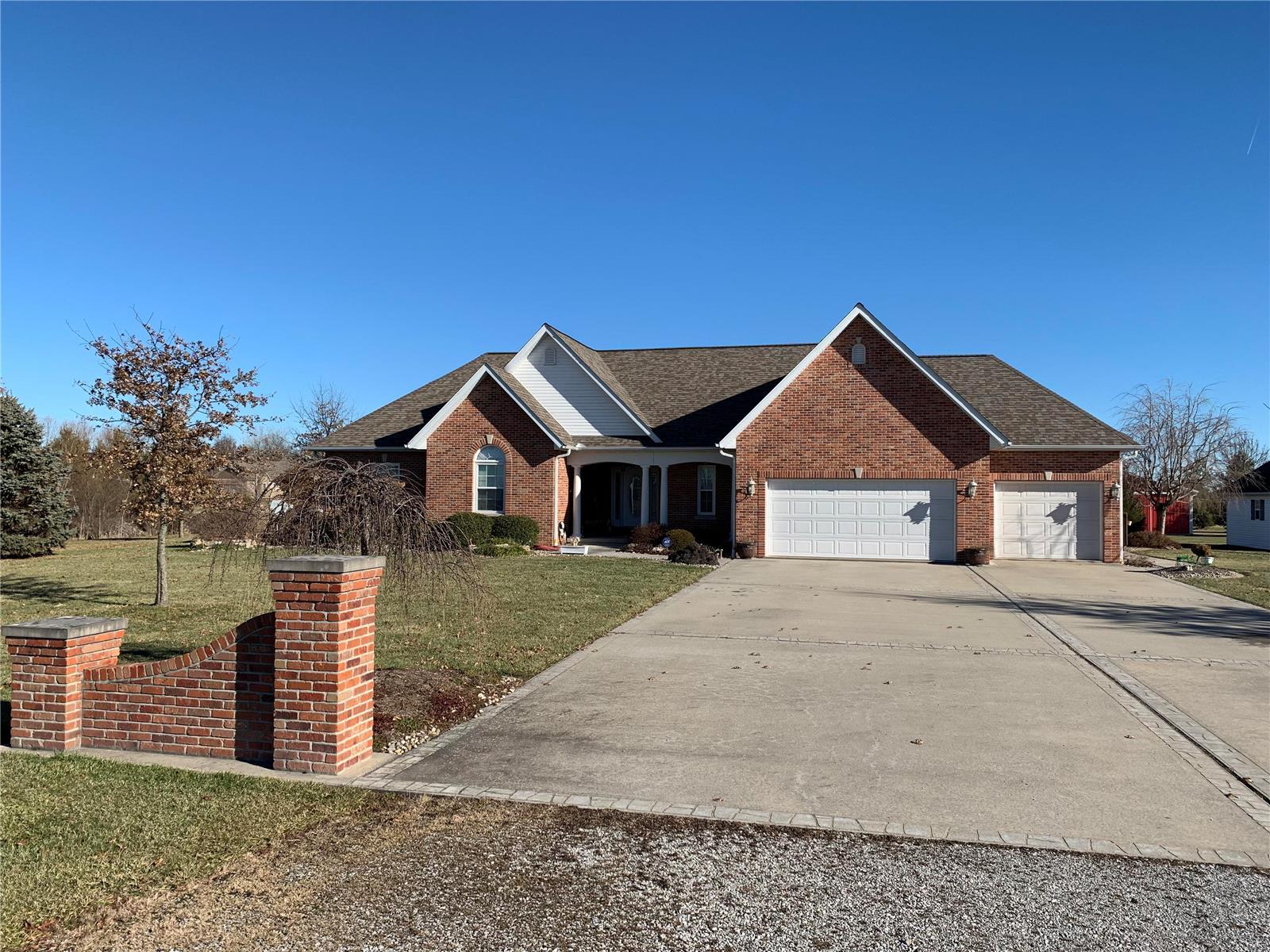 1830 Binney Station Road Staunton, IL 62088 - Photo 4 of 37 Gallery Image 4