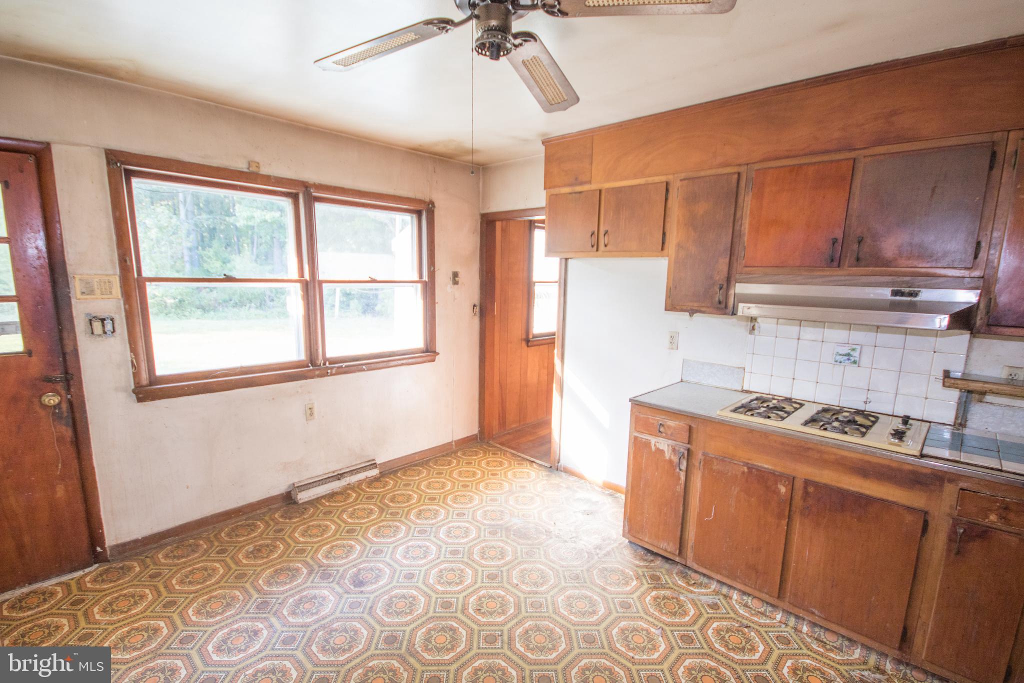 8102 Upper Hill Road Westover, MD 21871 - Photo 17 of 50 Kitchen