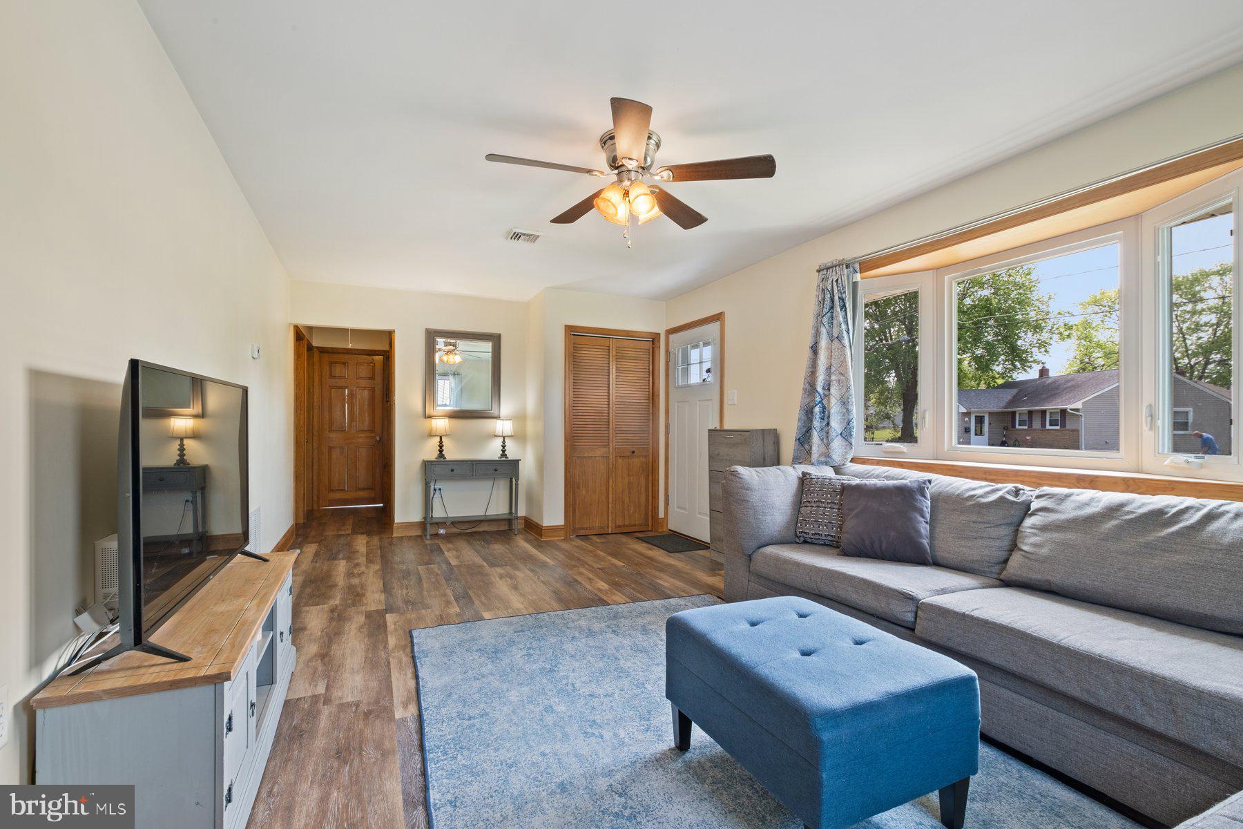 439 Flanders Road Bellmawr, NJ 08031 - Photo 6 of 25