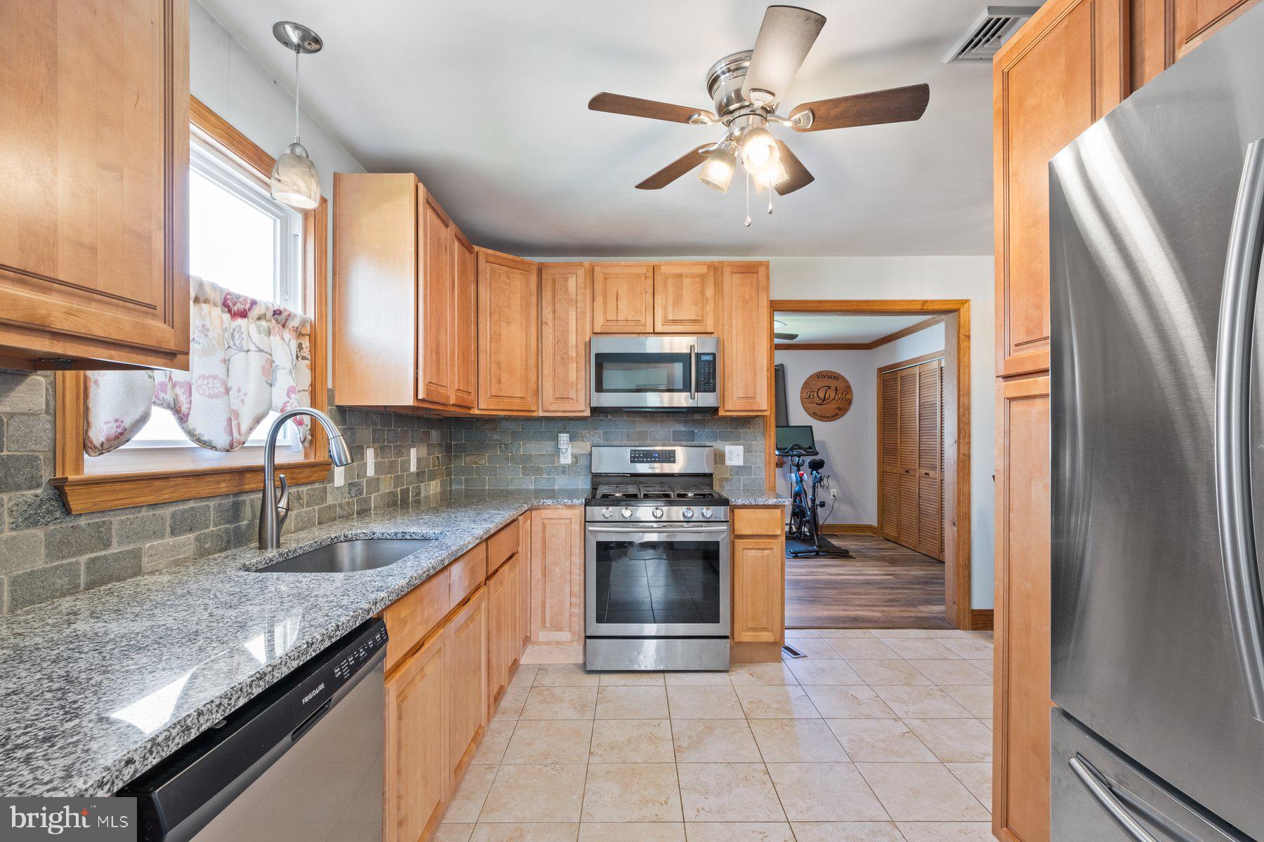 439 Flanders Road Bellmawr, NJ 08031 - Photo 7 of 25