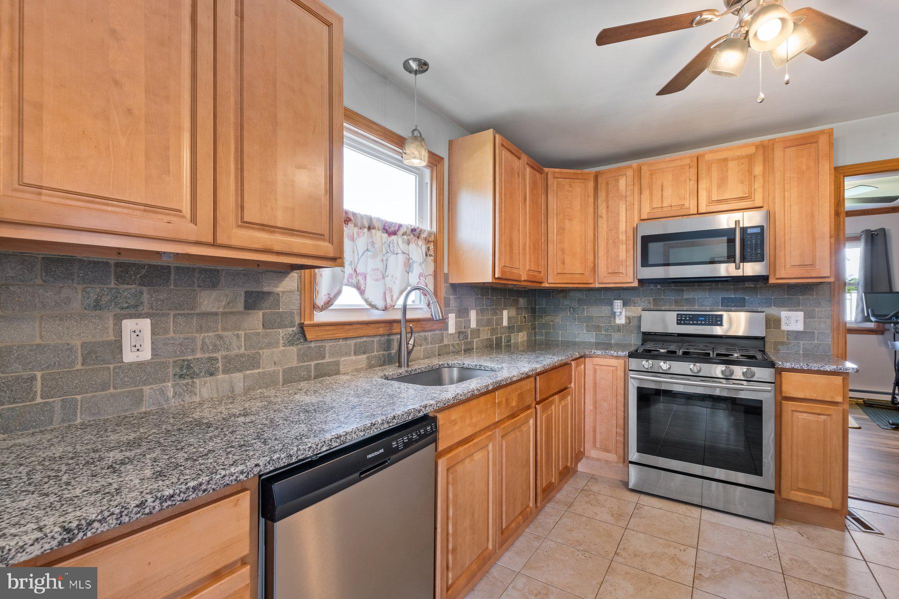439 Flanders Road Bellmawr, NJ 08031 - Photo 8 of 25