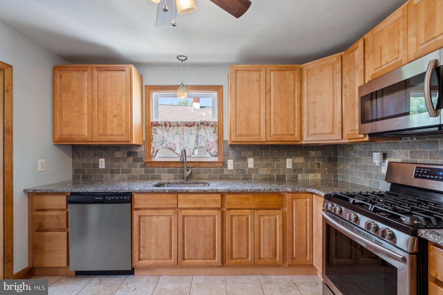 439 Flanders Road Bellmawr, NJ 08031 - Photo 9 of 25