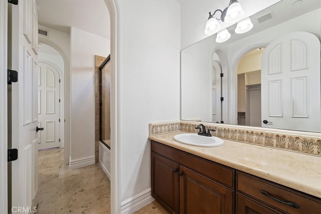 9 Waltham Road Ladera Ranch, CA 92694 - Photo 36 of 68 Bathroom number two (jack & Jill)