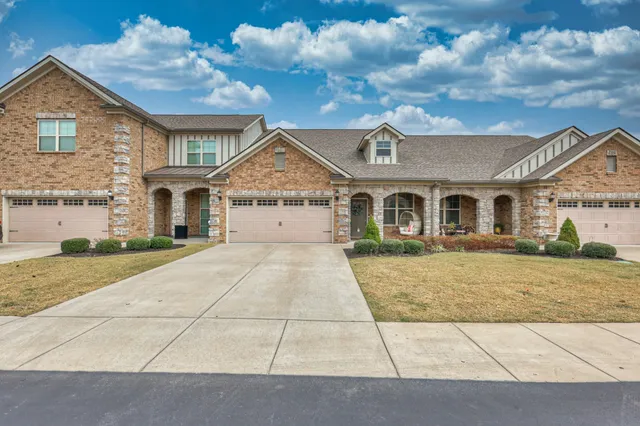 $449,999 | 2108 Halfmoon Way, Murfreesboro, TN 37130