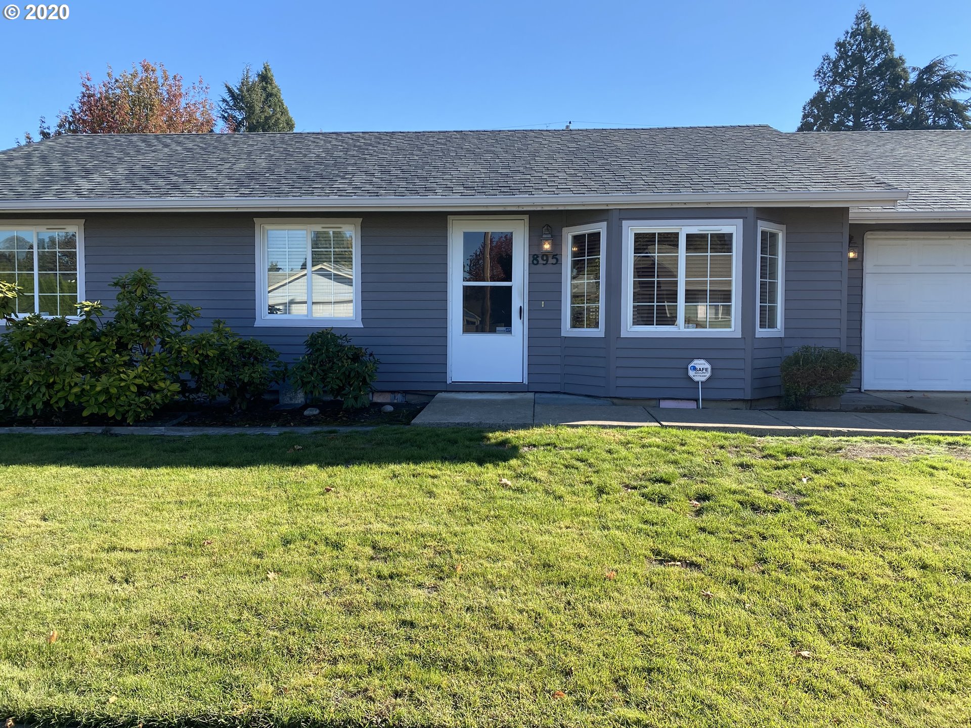 895 South 37th Place Springfield, OR 97478 - Photo 2 of 17