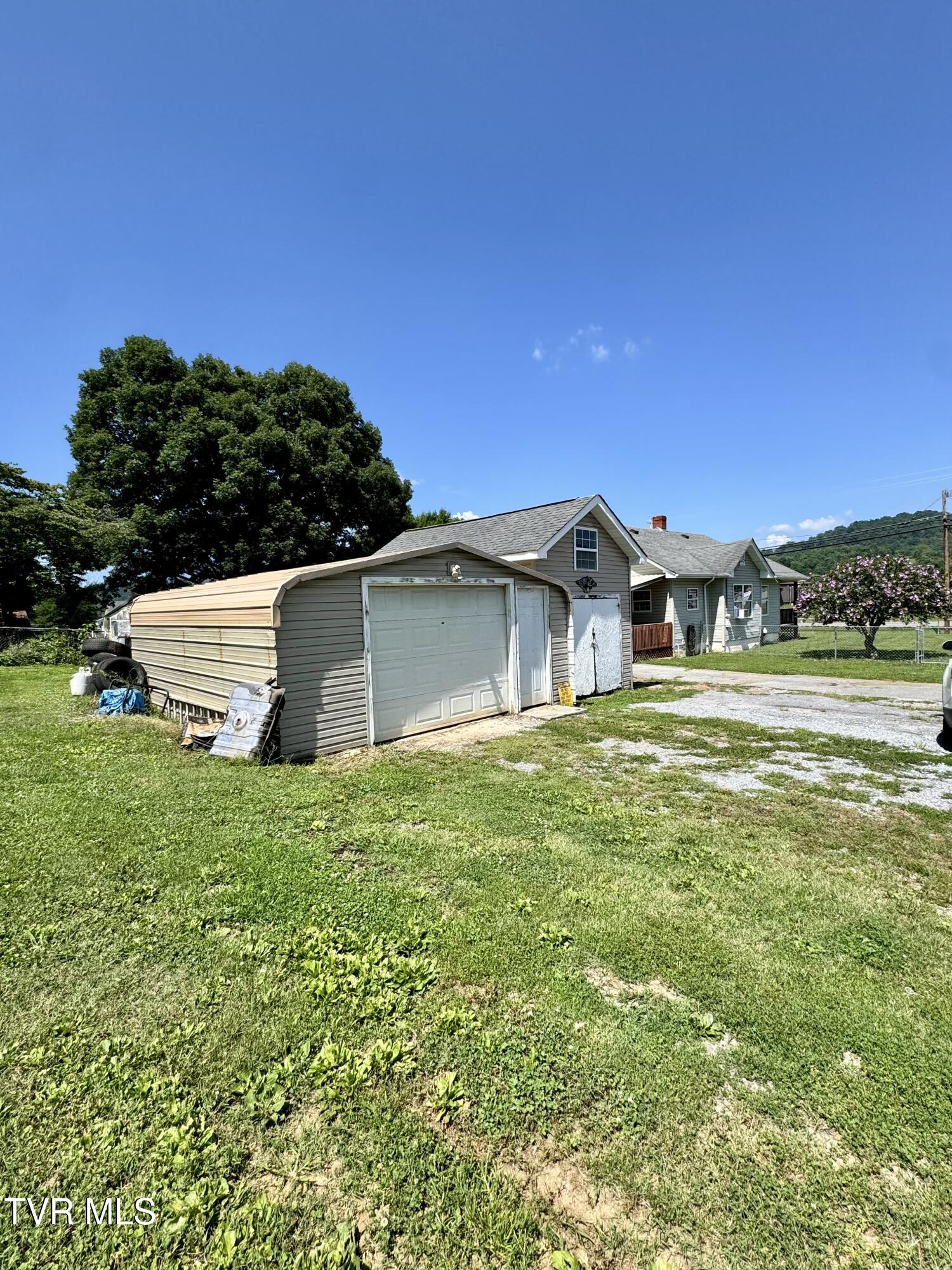 2204 State Line Road Elizabethton, TN 37643 - Photo 14 of 42 Road view