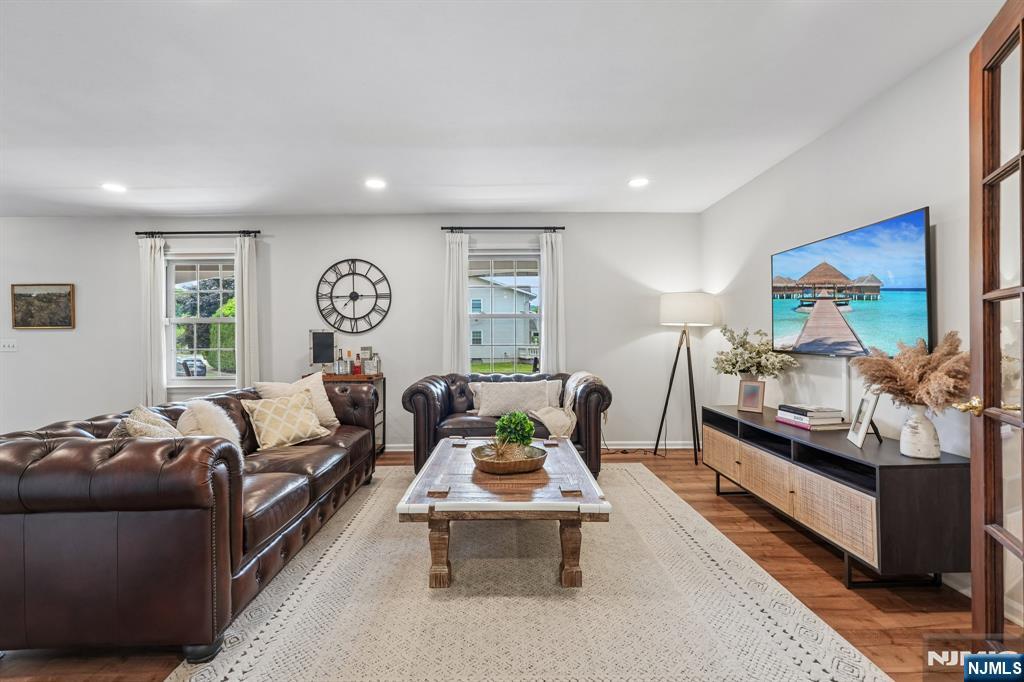 4 Holyoke Road Wayne, NJ 07470 - Photo 7 of 50