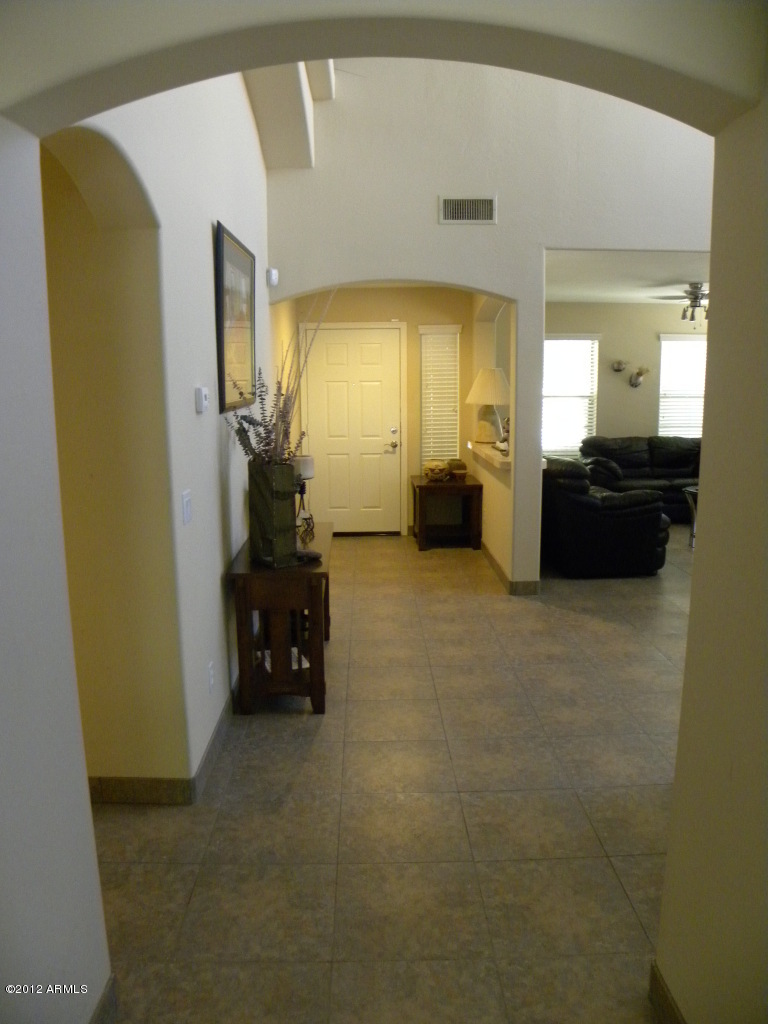 2415 West Peak View Road Phoenix, AZ 85085 - Photo 12 of 31 116
