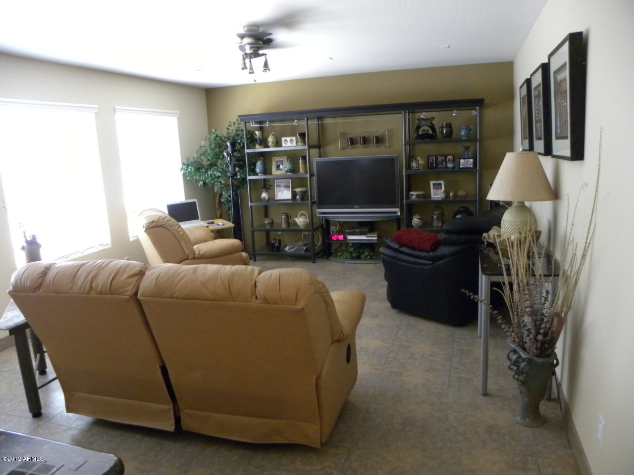 2415 West Peak View Road Phoenix, AZ 85085 - Photo 5 of 31 126