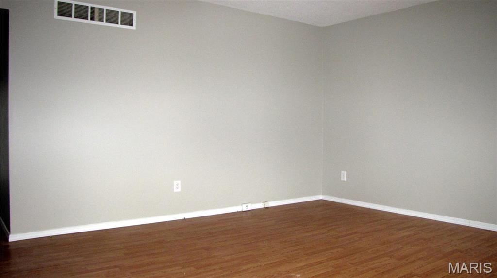 1324 Summergate Parkway St. Charles, MO 63303 - Photo 2 of 10