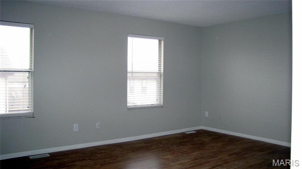 1324 Summergate Parkway St. Charles, MO 63303 - Photo 4 of 10