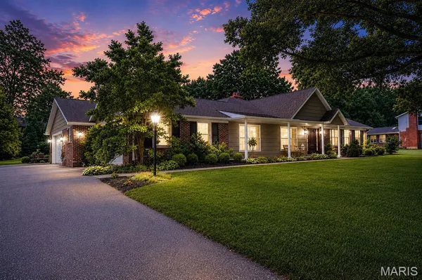 $1,495,000 | 12312 Borcherding Lane, Des Peres, MO 63131