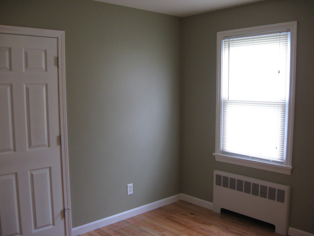 337 Coggeshall Street Fall River, MA 02721 - Photo 10 of 21 Gallery Image 10