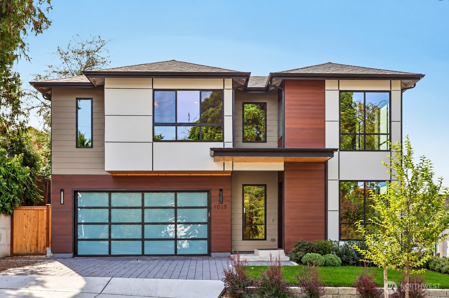 1015 North 35th Street Renton, WA 98056 - Photo 1 of 39 Gallery Image 1