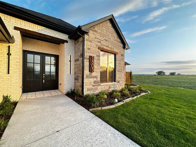 $425,000 | 1805 Sudbury Drive, Cleburne, TX 76033