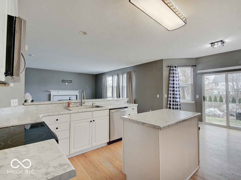 11757 Ledgestone Circle Fishers, IN 46037 - Photo 15 of 55