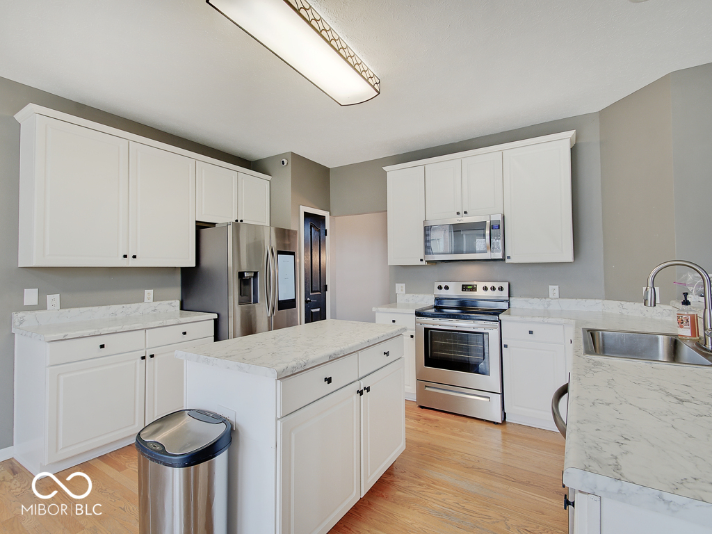 11757 Ledgestone Circle Fishers, IN 46037 - Photo 17 of 55