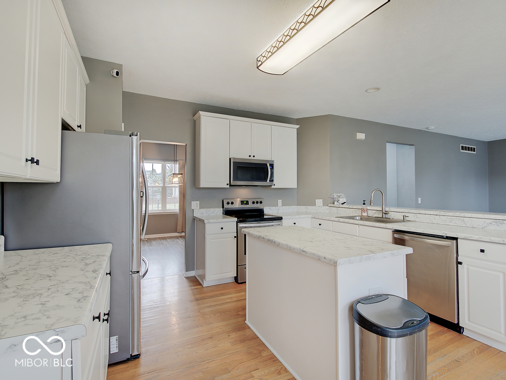 11757 Ledgestone Circle Fishers, IN 46037 - Photo 18 of 55