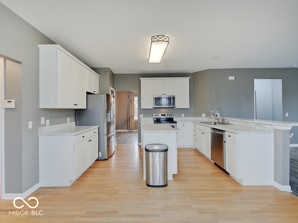 11757 Ledgestone Circle Fishers, IN 46037 - Photo 21 of 55