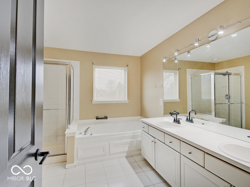 11757 Ledgestone Circle Fishers, IN 46037 - Photo 27 of 55