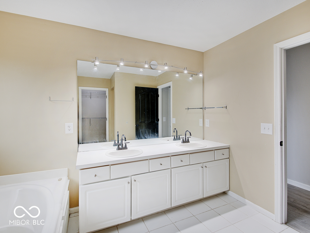 11757 Ledgestone Circle Fishers, IN 46037 - Photo 29 of 55