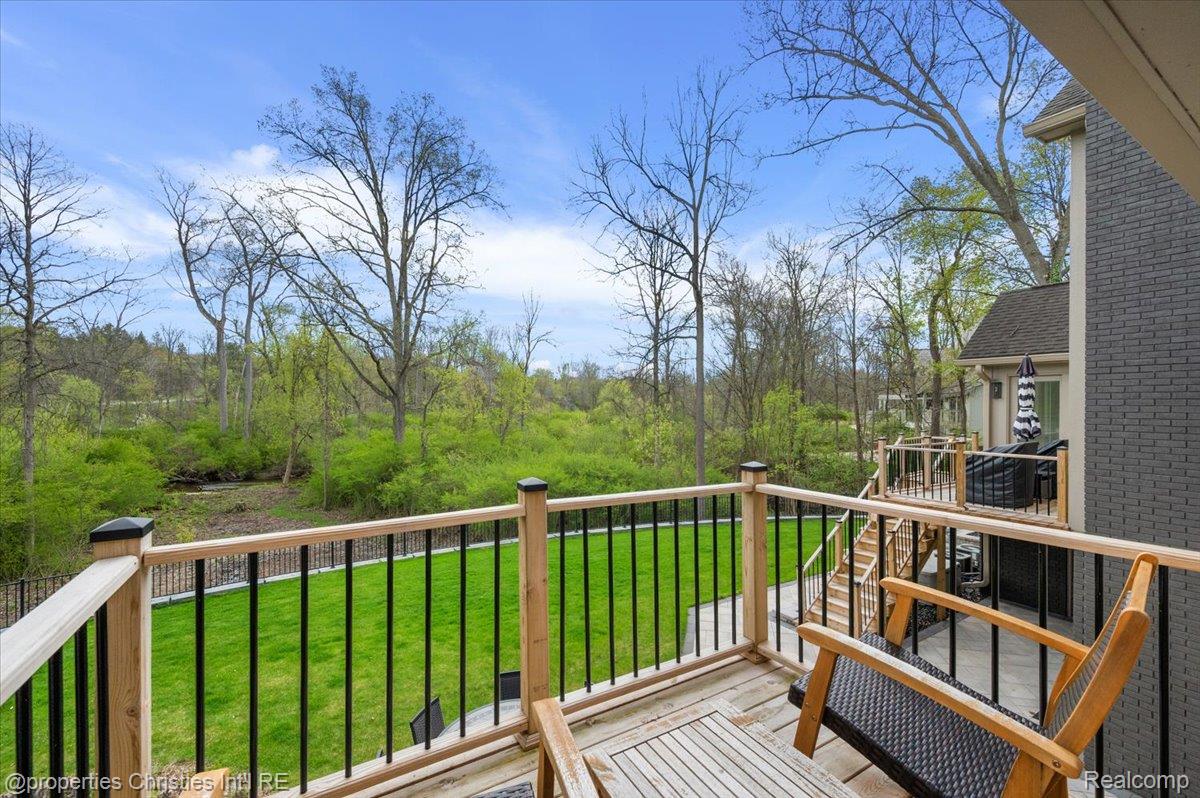 1071 Woodbridge Lane Rochester, MI 48306 - Photo 34 of 76 Wooden terrace with a lawn