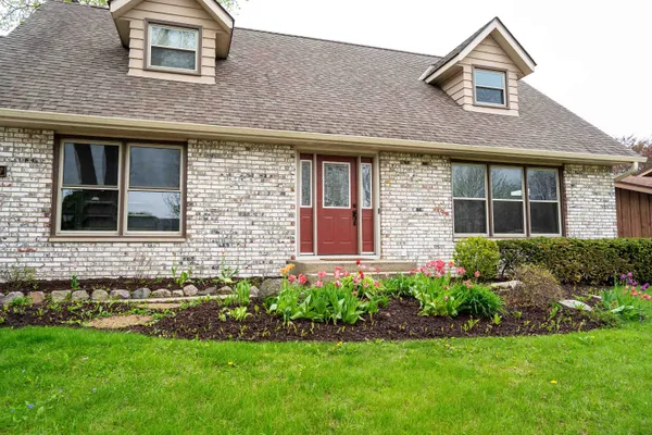 $589,000 | 307 7th Street, Waunakee, WI 53597