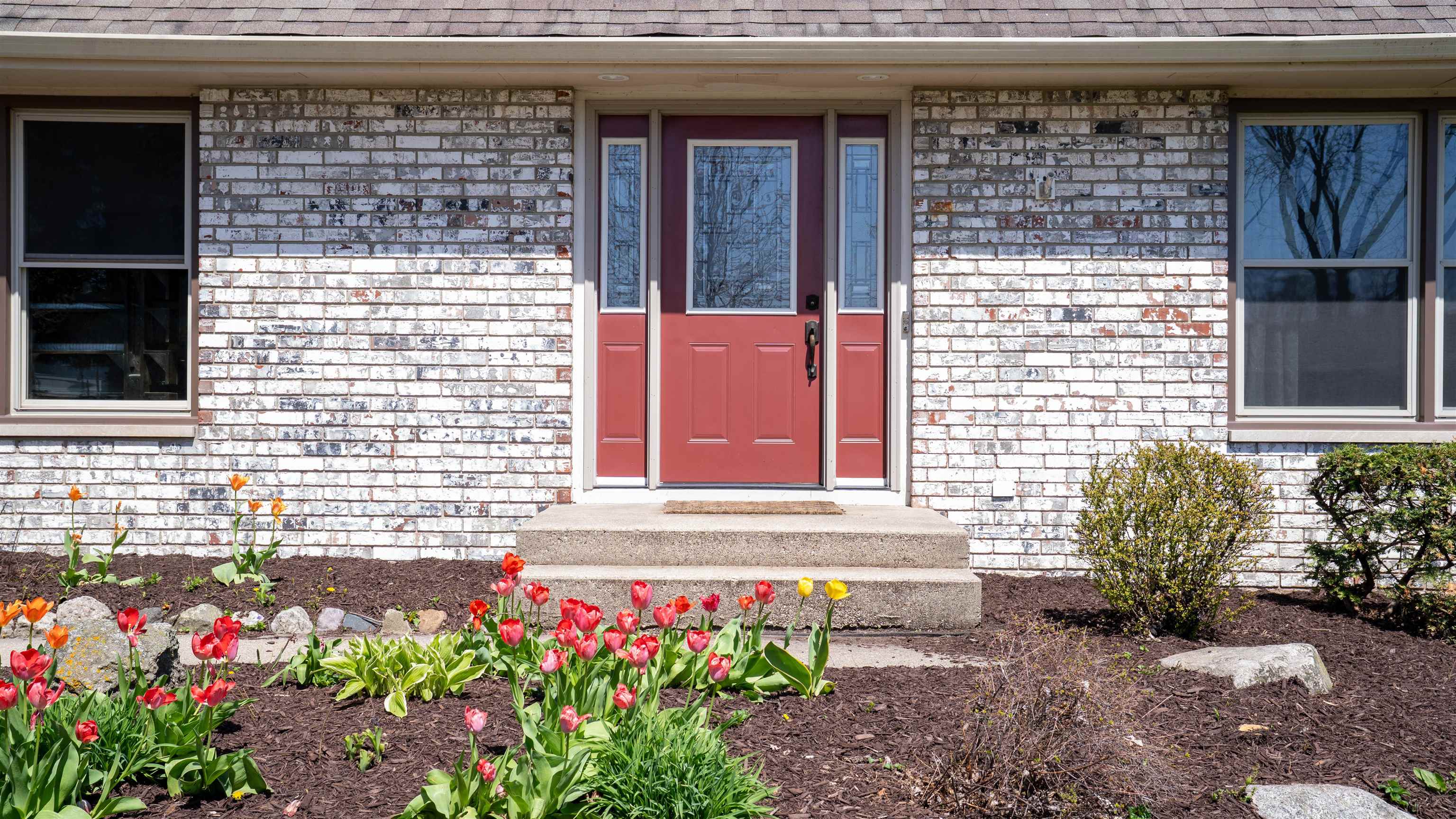 307 7th Street Waunakee, WI 53597 - Photo 3 of 36