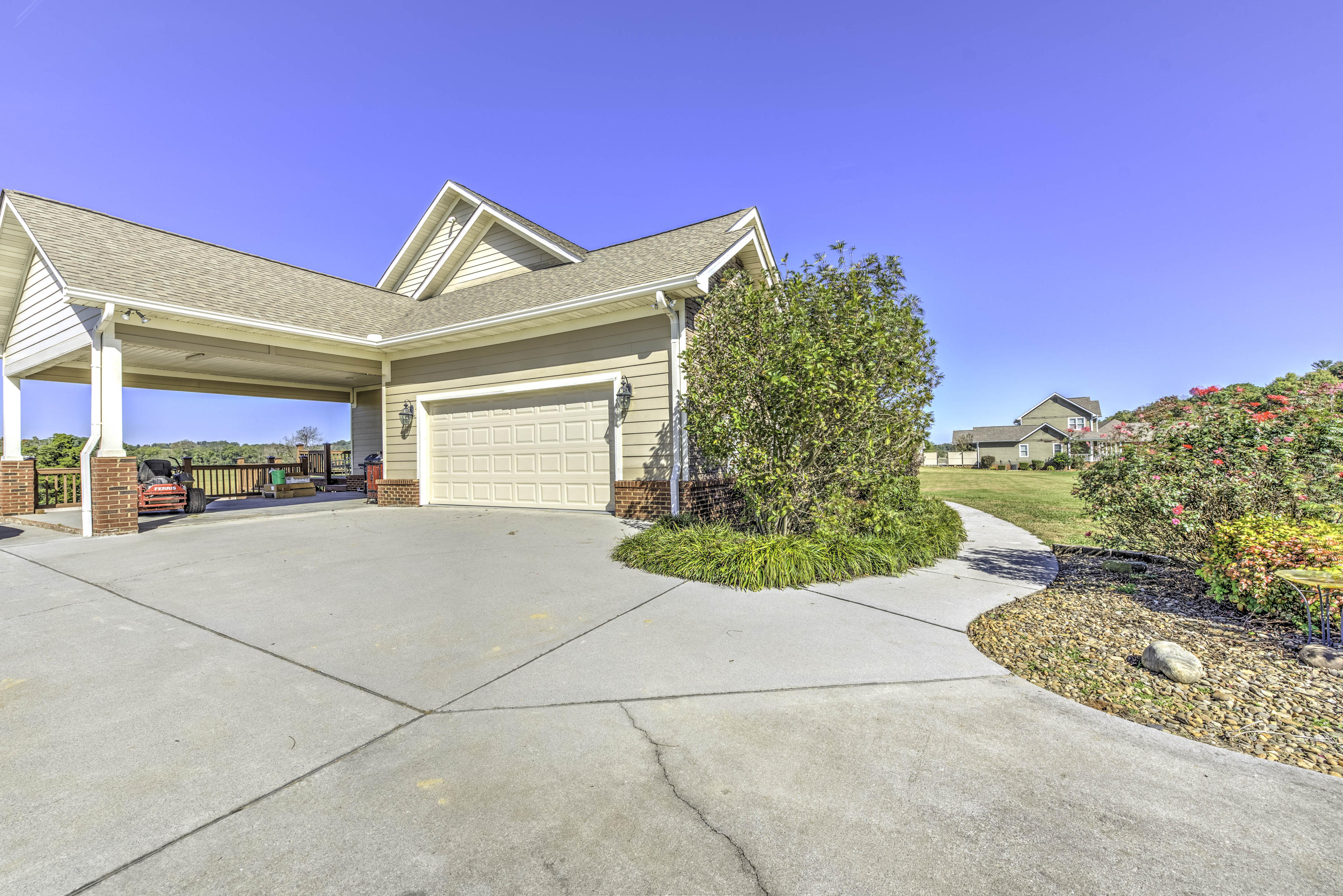 1744 Craigs Chapel Road Greenback, TN 37742 - Photo 16 of 24 Portico & Garage