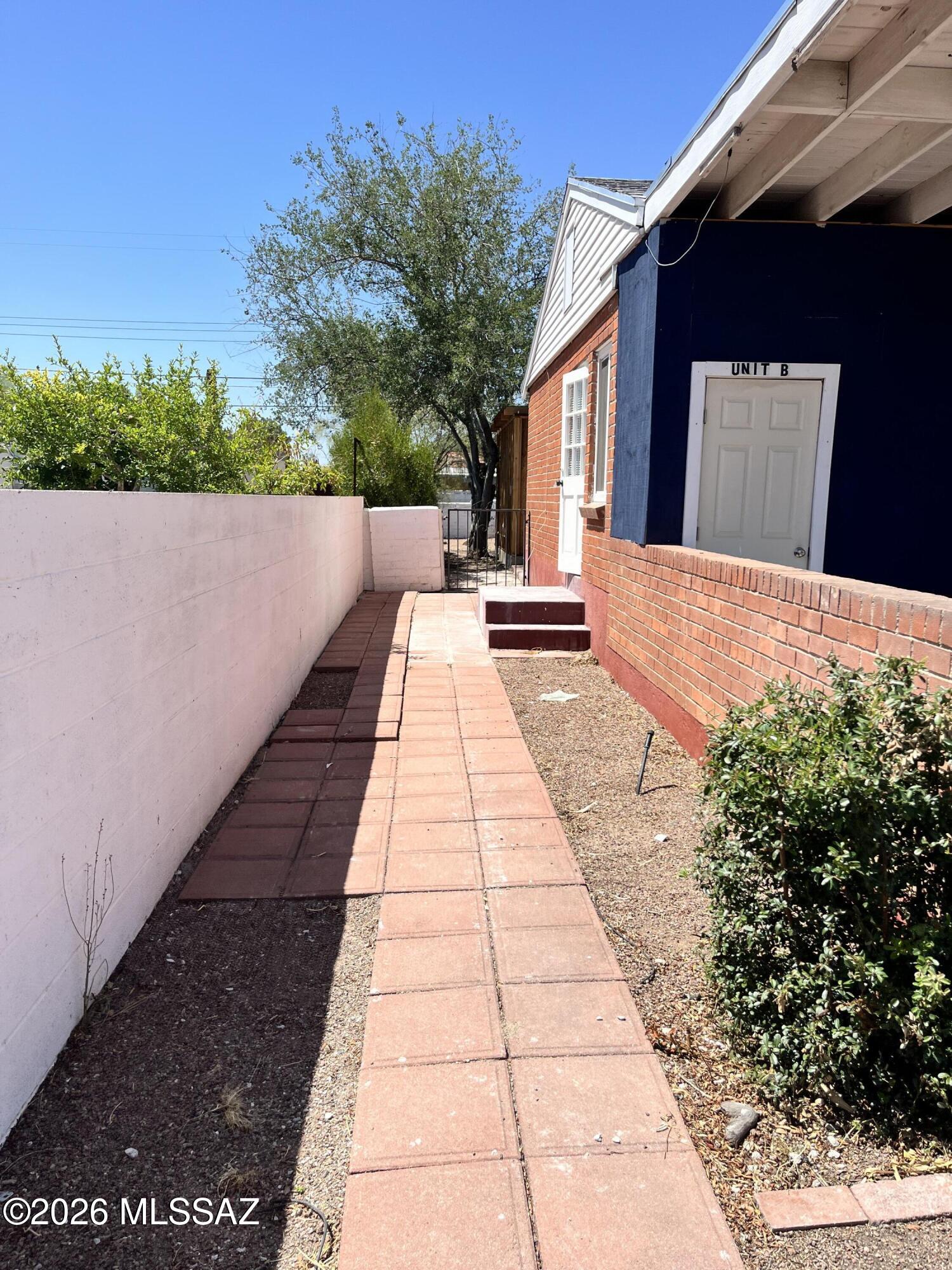 2220 East Grant Road, Unit B Tucson, AZ 85719 - Photo 10 of 11