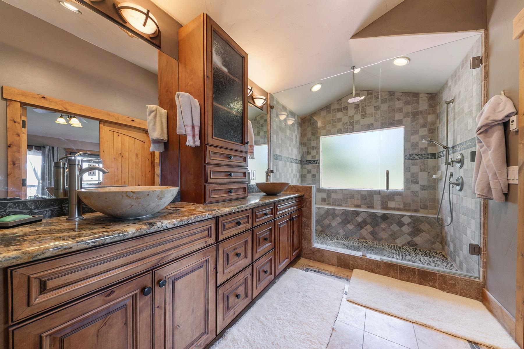 13165 Pinnacle Loop Truckee, CA 96161 - Photo 13 of 28