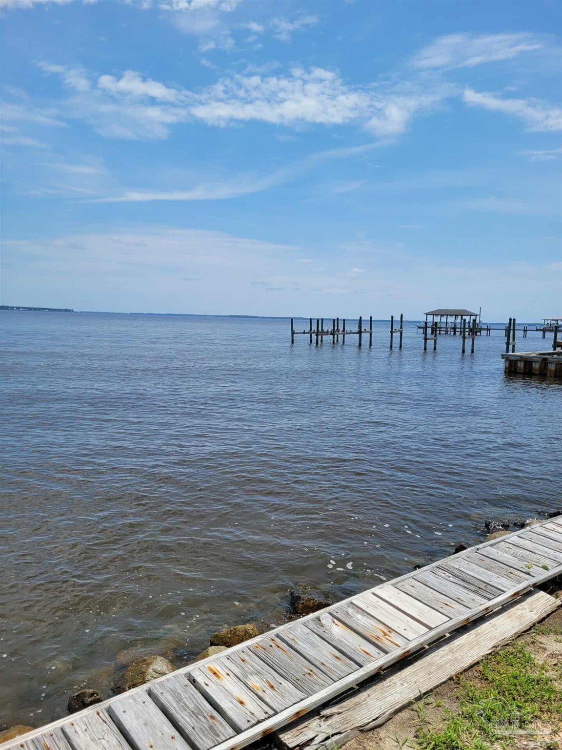 5452 North Shore Road Pensacola, FL 32507 - Photo 8 of 18 Gallery Image 8