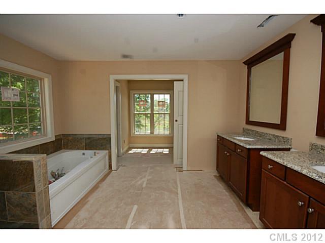 2612 Walker Road Charlotte, NC 28270 - Photo 8 of 11