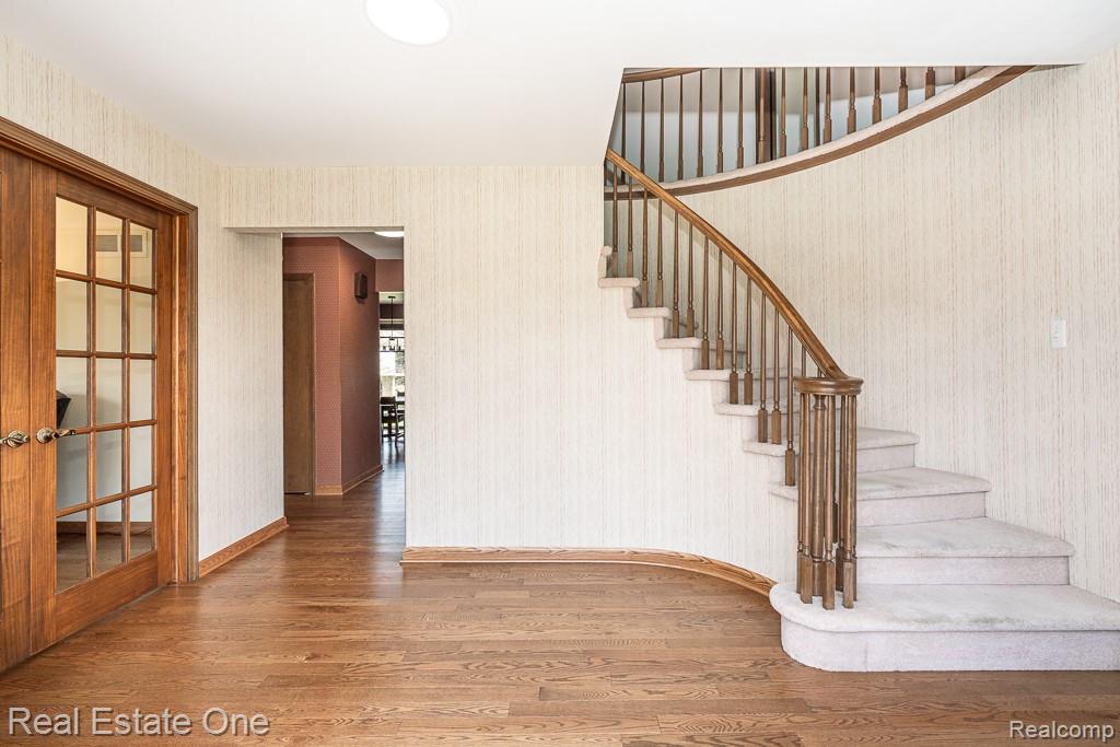 1020 Hidden Lane Rochester, MI 48309 - Photo 2 of 50