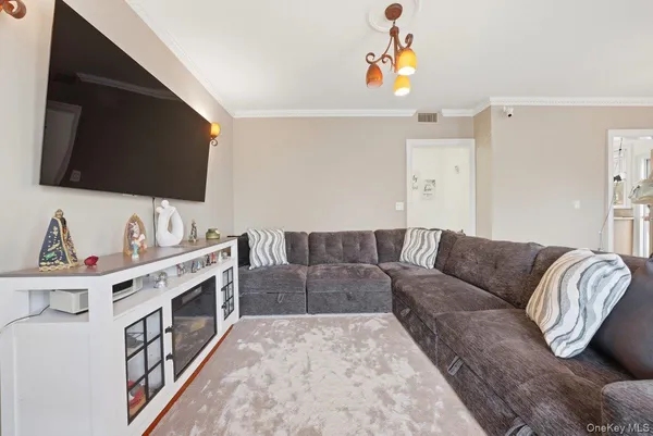 $949,000 | 166 Crescent Place, Yonkers, NY 10704