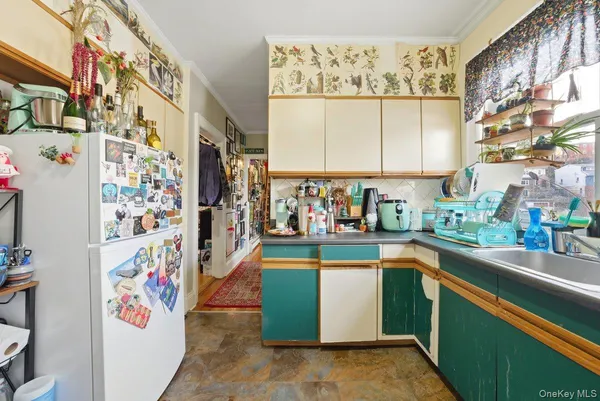 $949,000 | 166 Crescent Place, Yonkers, NY 10704