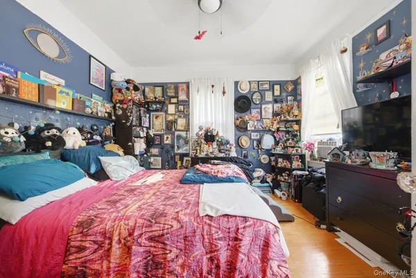 $949,000 | 166 Crescent Place, Yonkers, NY 10704