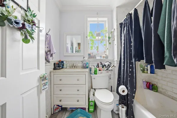 $949,000 | 166 Crescent Place, Yonkers, NY 10704