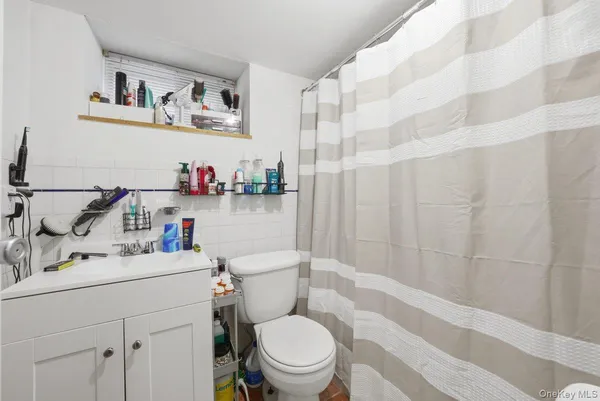 $949,000 | 166 Crescent Place, Yonkers, NY 10704