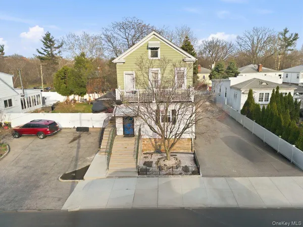 $949,000 | 166 Crescent Place, Yonkers, NY 10704