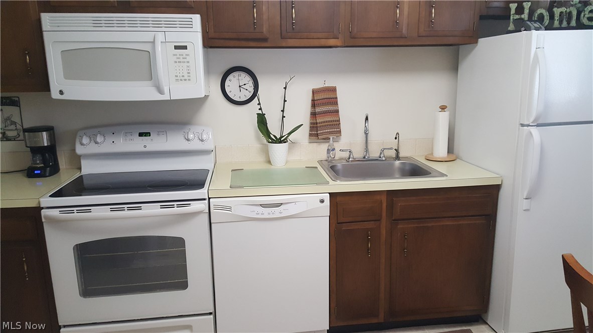 8749 West Ridge Road, Unit A Elyria, OH 44035 - Photo 3 of 18 Gallery Image 3