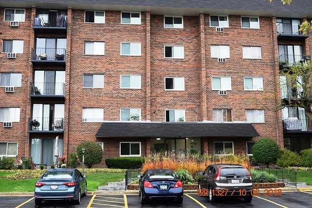 4711 St Joseph Creek Road, Unit 3E Lisle, IL 60532 - Photo 2 of 21