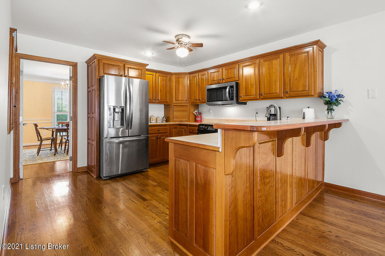 12501 Kirkham Road Louisville, KY 40299 - Photo 10 of 60 24