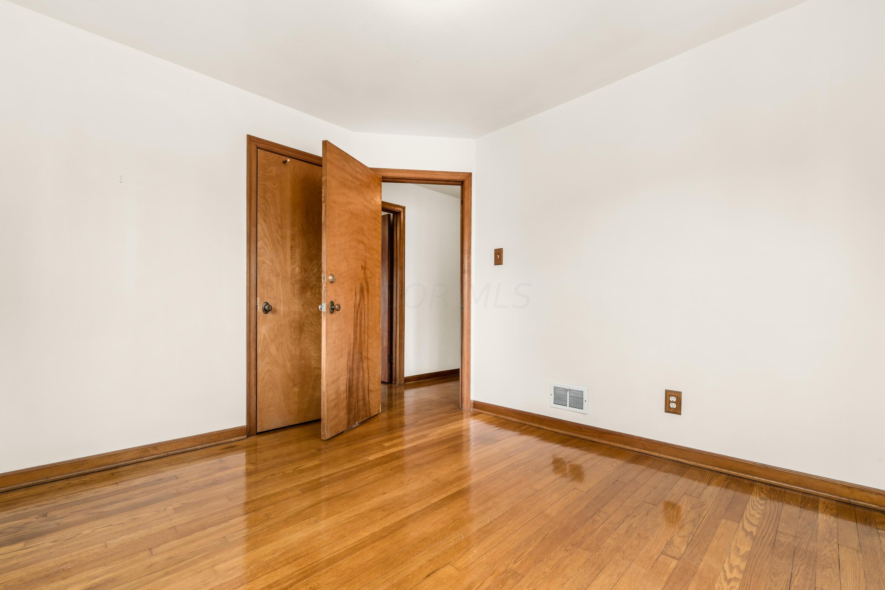 2056 Inchcliff Road Columbus, OH 43221 - Photo 26 of 52 025_ Rd Columbus OH 43221 USA