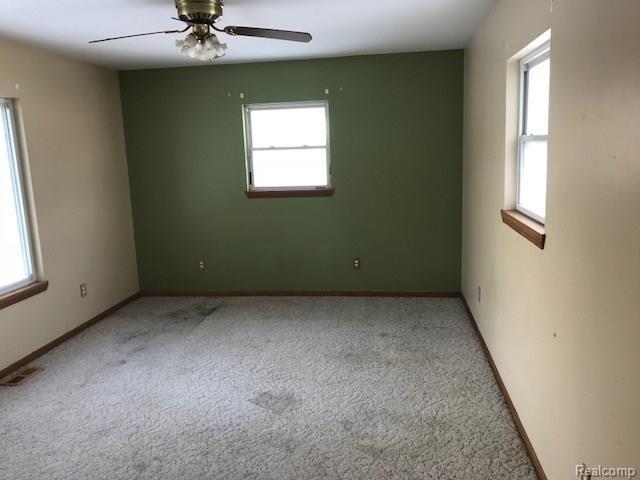 2134 South Genesee Road Burton, MI 48519 - Photo 18 of 48 bed 1.jpeg