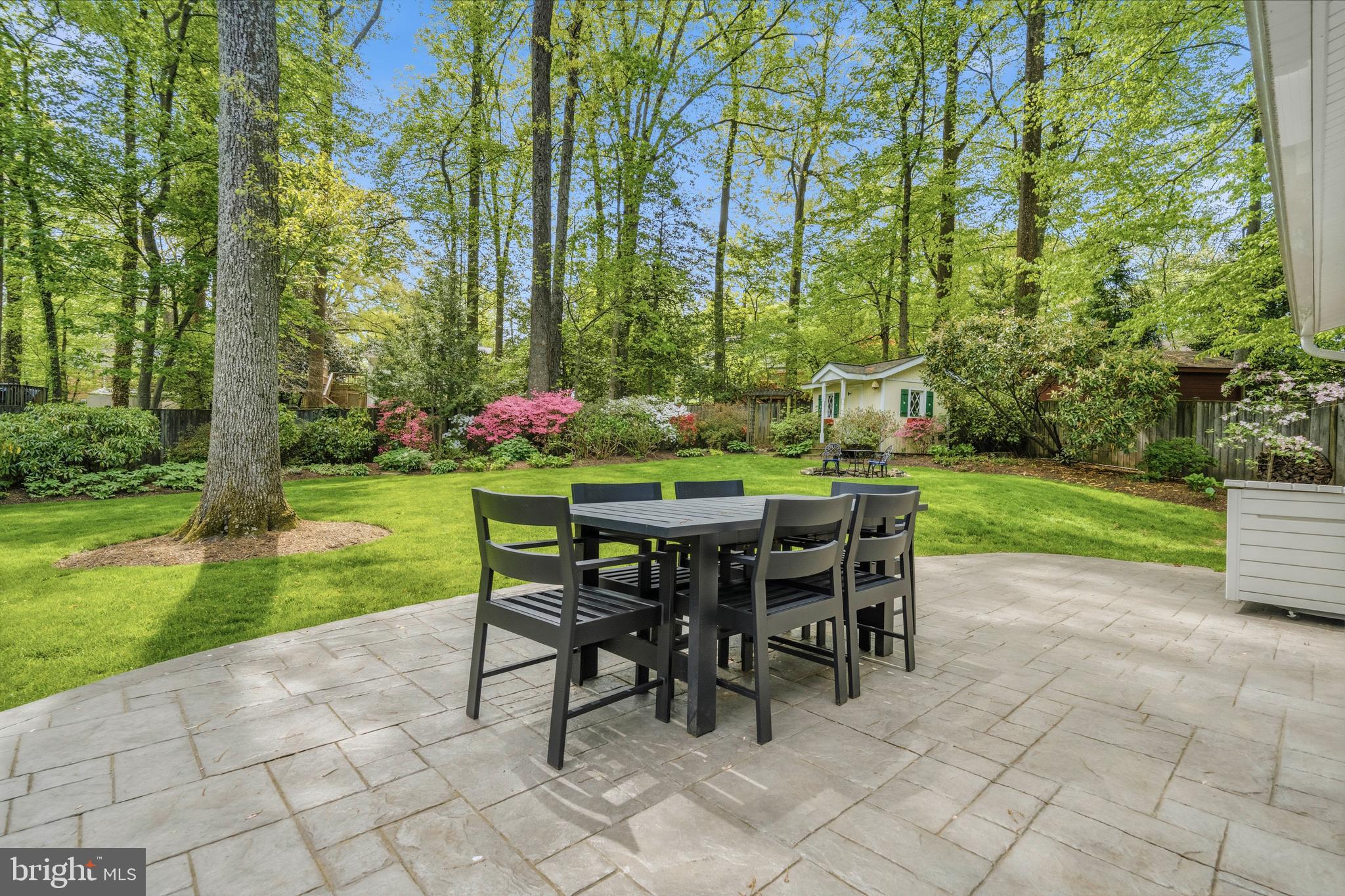 8927 Cromwell Drive Springfield, VA 22151 - Photo 12 of 20 a view of a dining room with furniture and garden