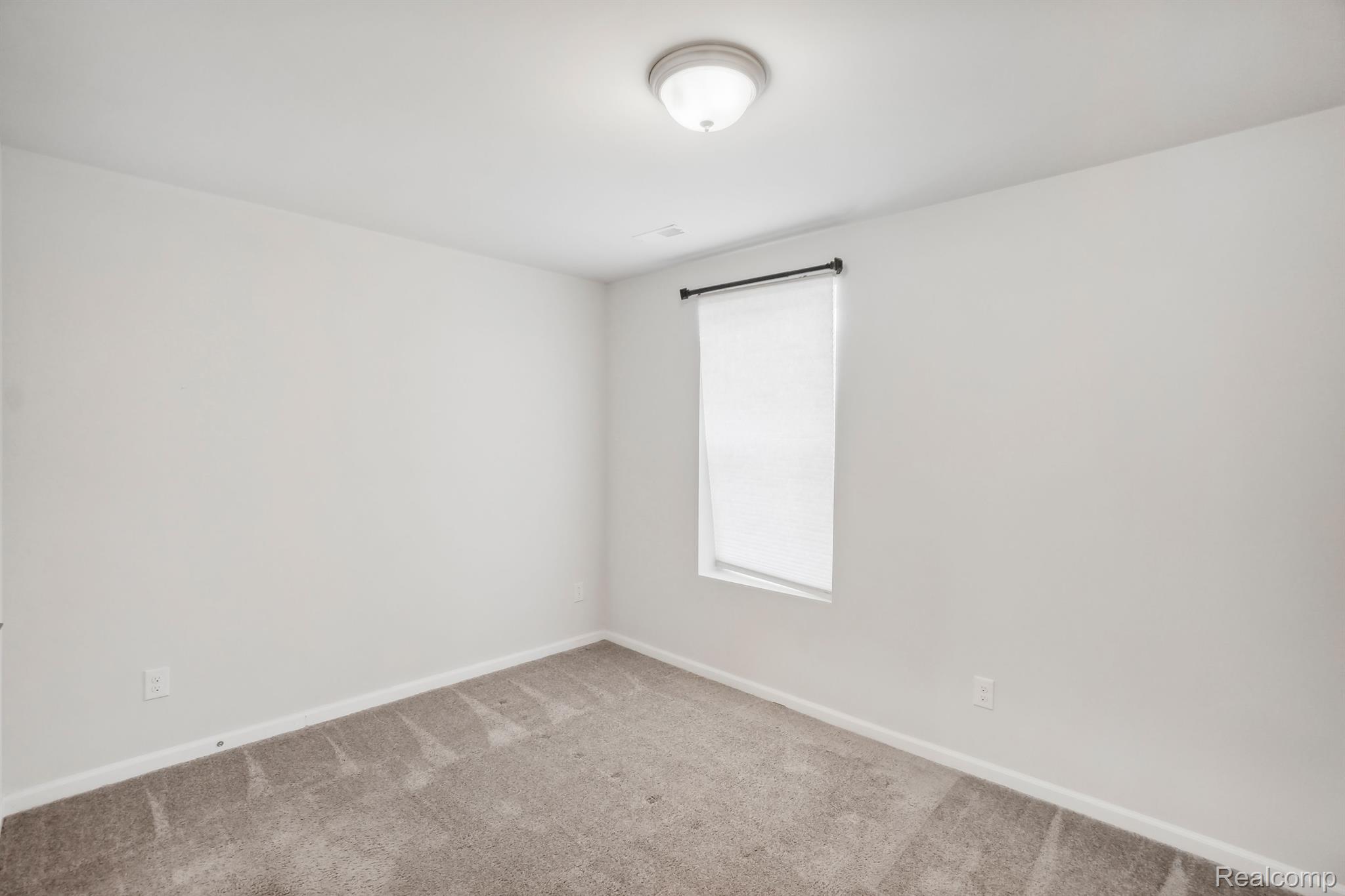 2920 Glenbar Circle Rochester, MI 48307 - Photo 13 of 39 Gallery Image 13